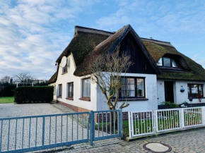 Kapitäns Hus 2 mit Infrarotsauna und großem Garten Graal-Muritz